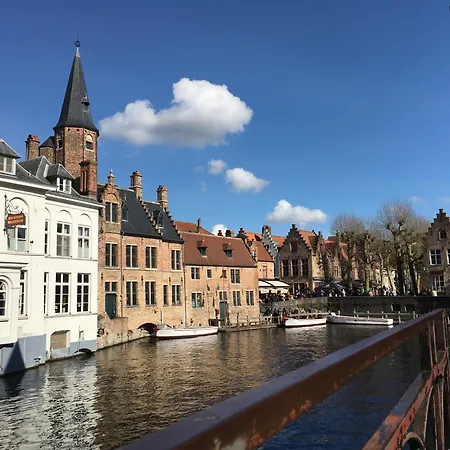 Bed & Breakfast Royal Swans Bruges